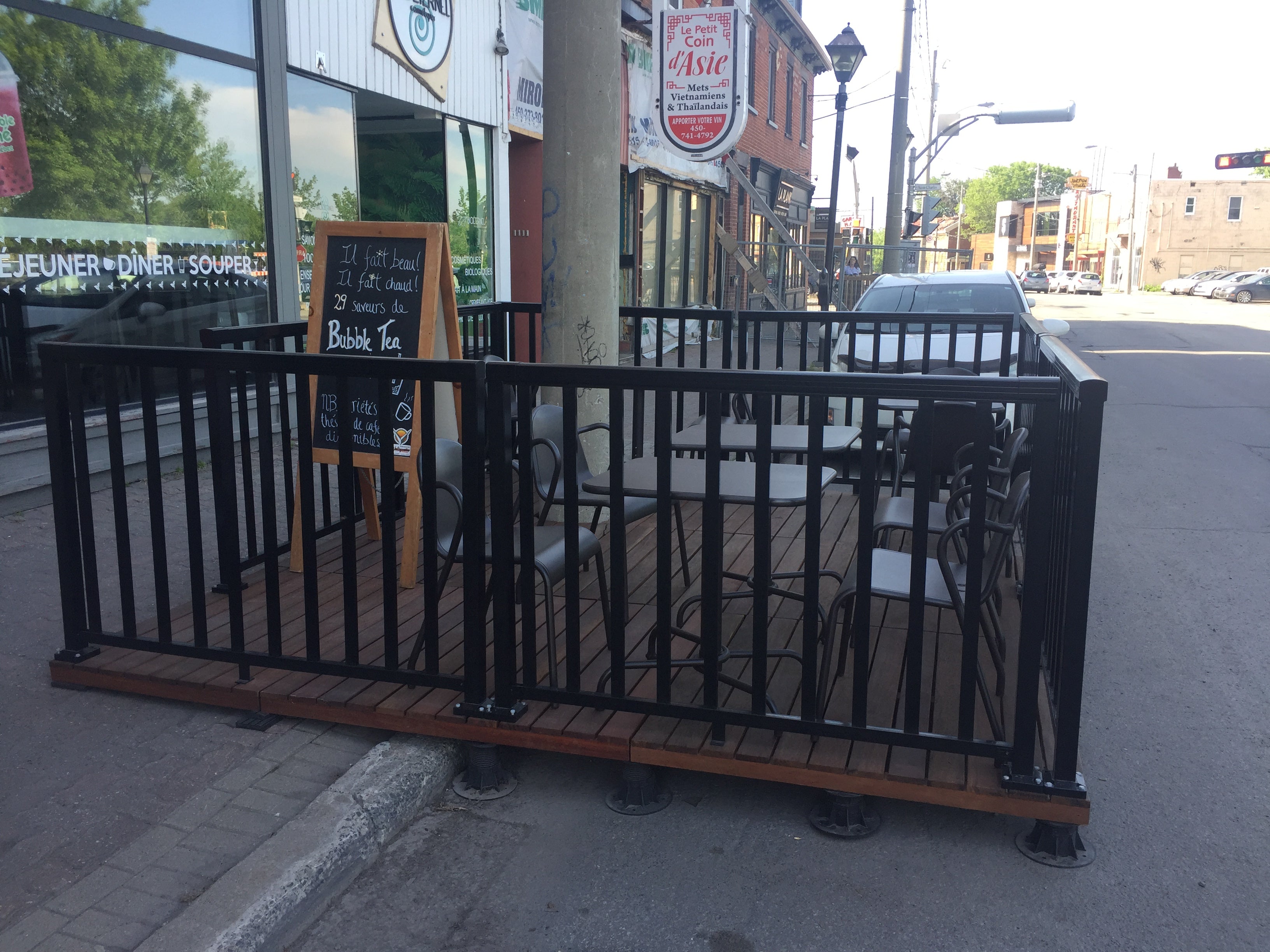 Pedestal Supports for a Street Terrace