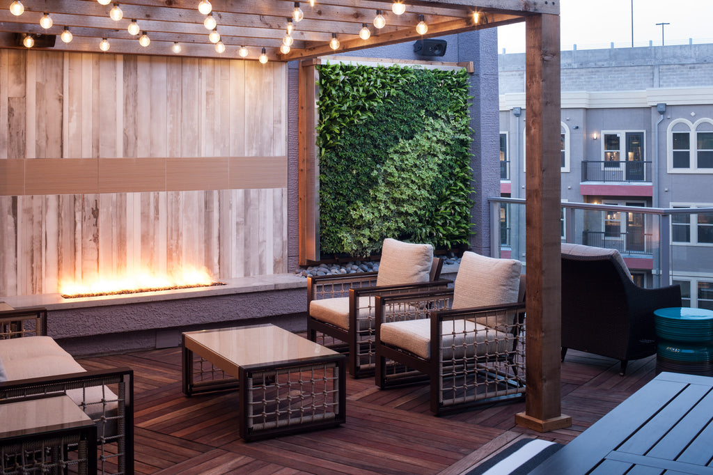 Deck TO/GO, deck tile supplier for the terrace of a luxury apartment by Jefferson Stonebriar in Texas.